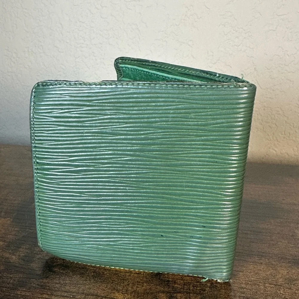 Authentic Louis Vuitton Epi Leather Green Wallet